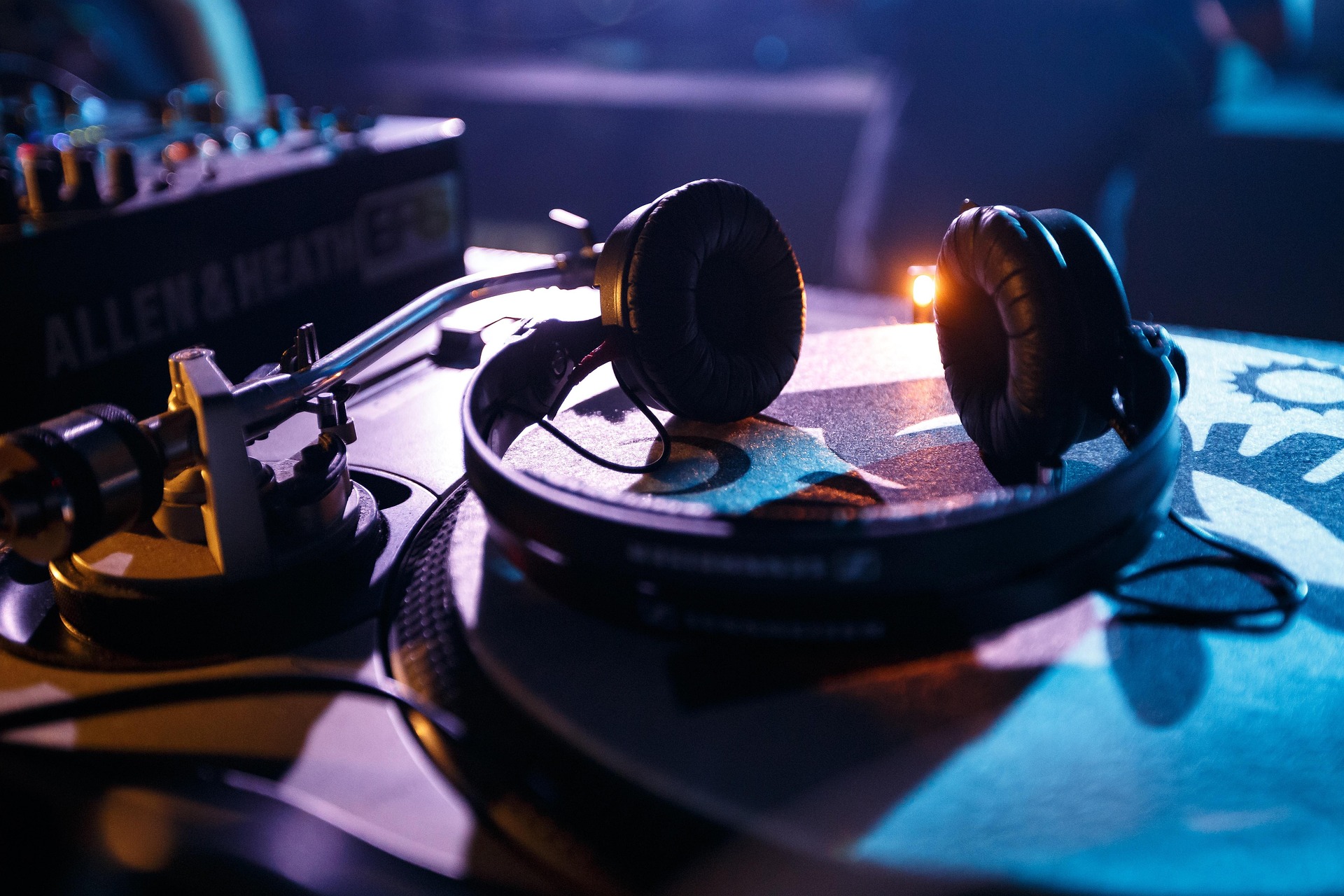 Services gigxels headphones 6159058 1920